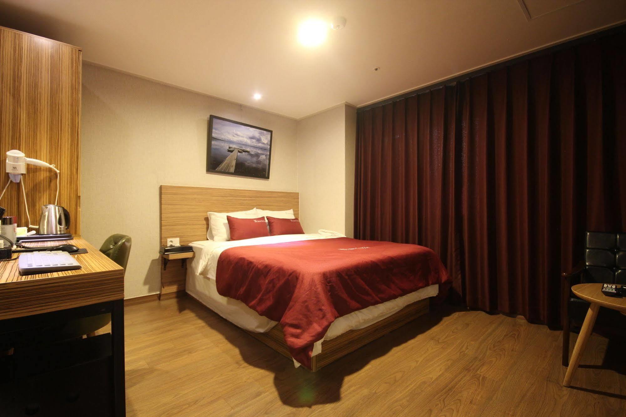 The May Hotel Μπουσάν Εξωτερικό φωτογραφία